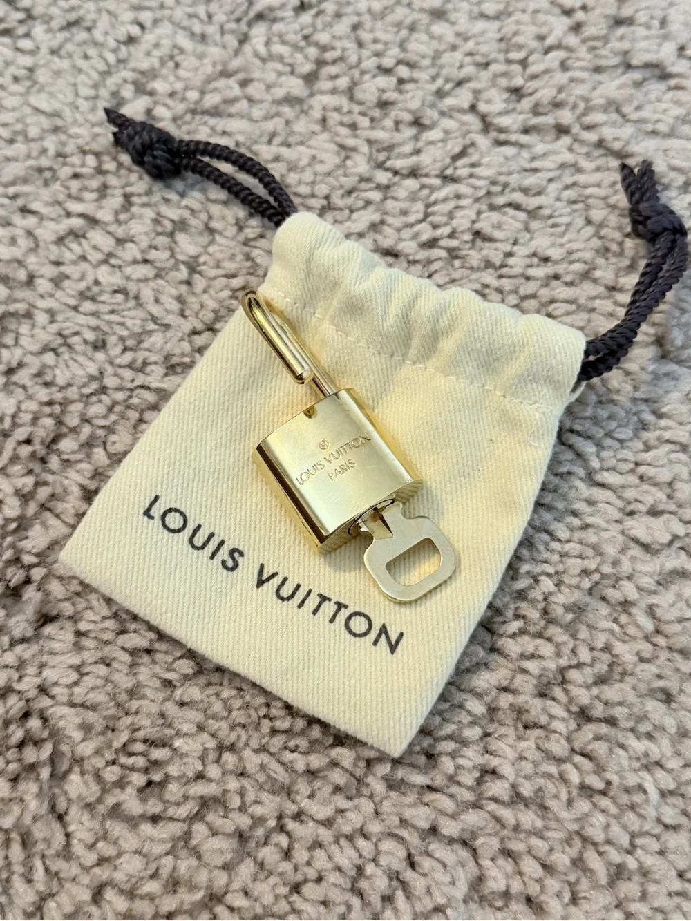 LOUIS VUITTON